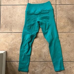 High waisted leggings